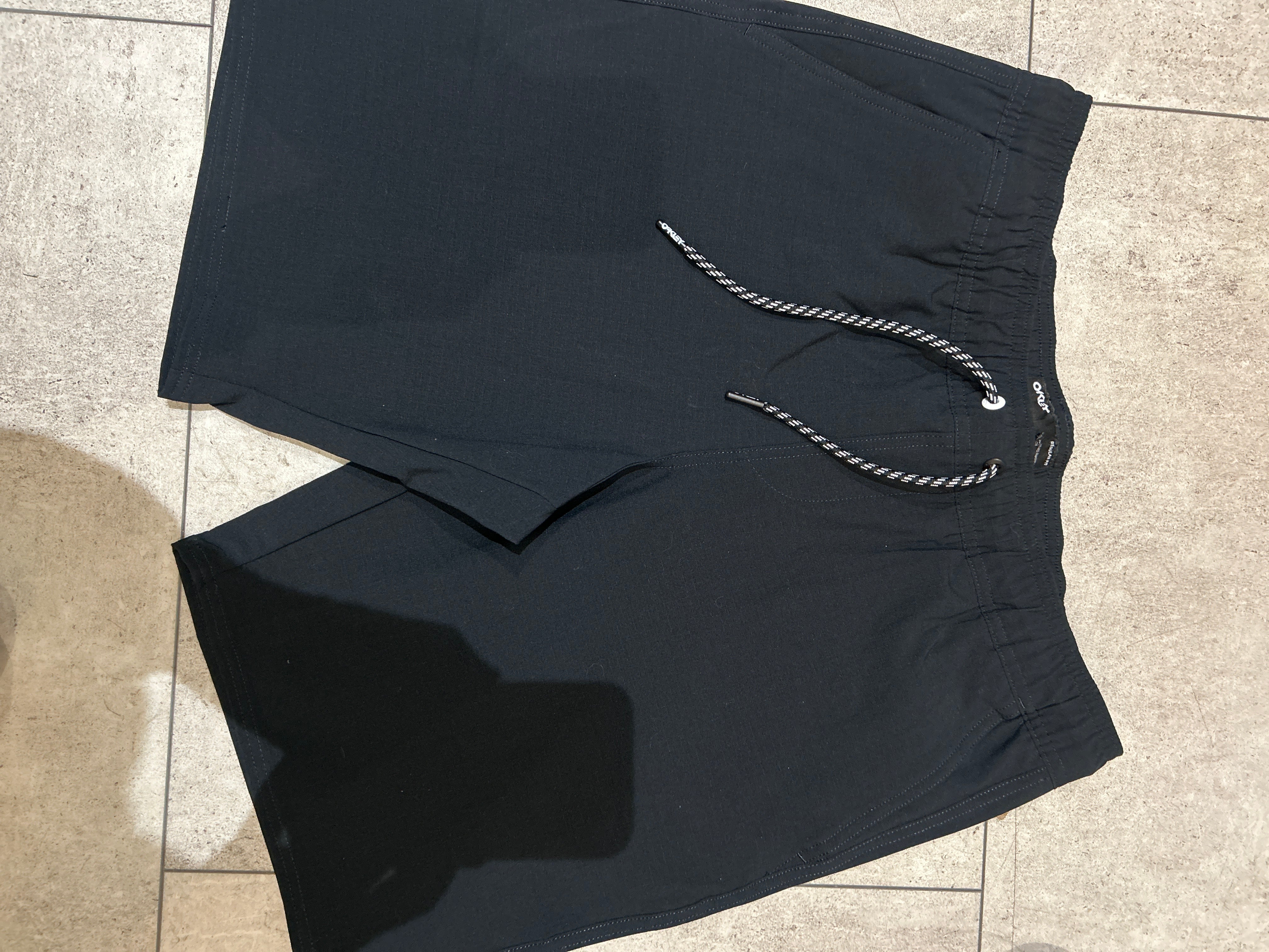 Oakley Transport hybrid