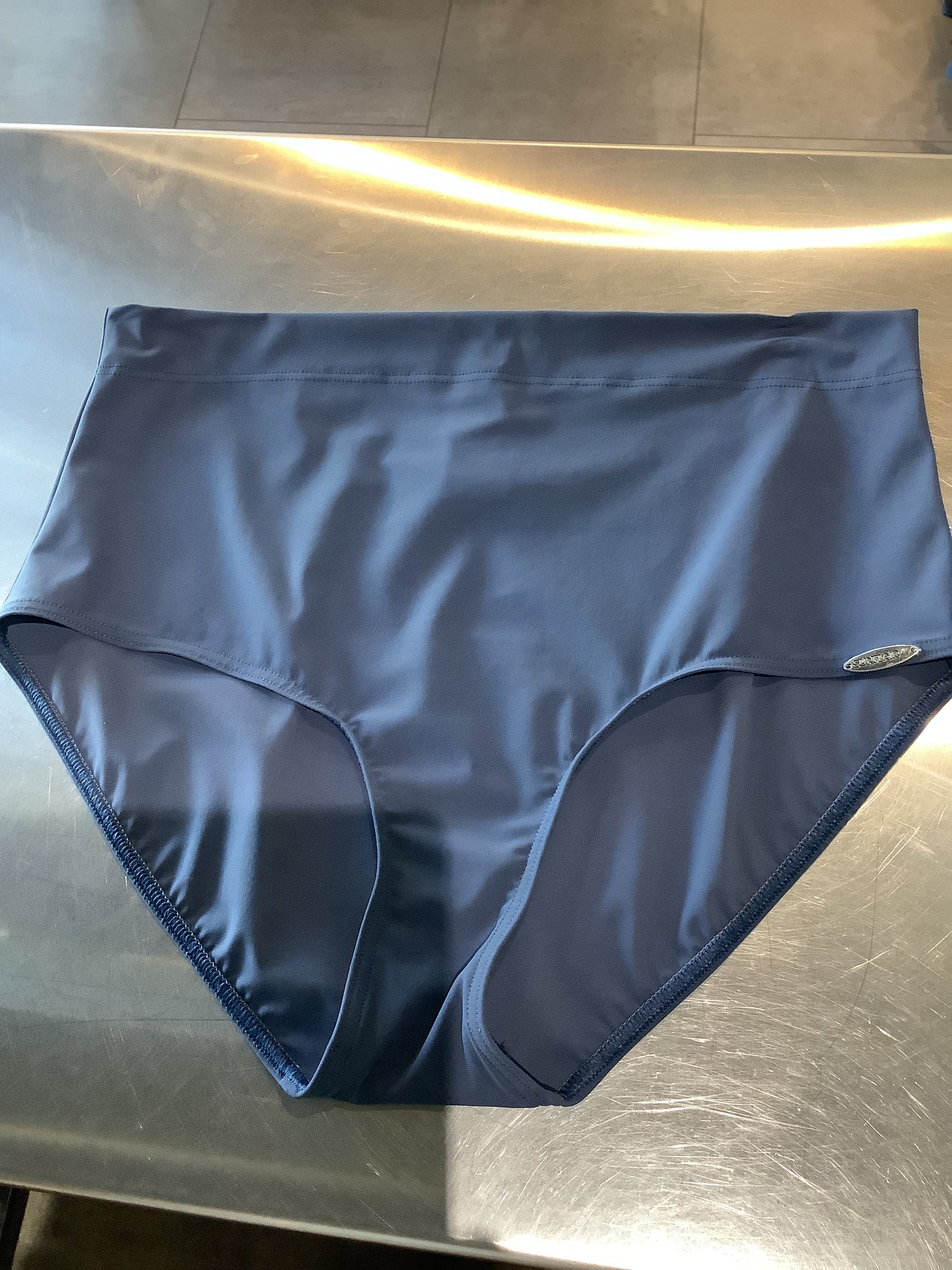 Sunflair classic solid bottom