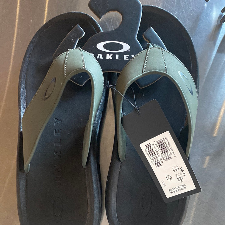 For Sale - Oakley Rare Vintage Smoke Ring Sandal Size 17 Mens New without  Box Beige /Black
