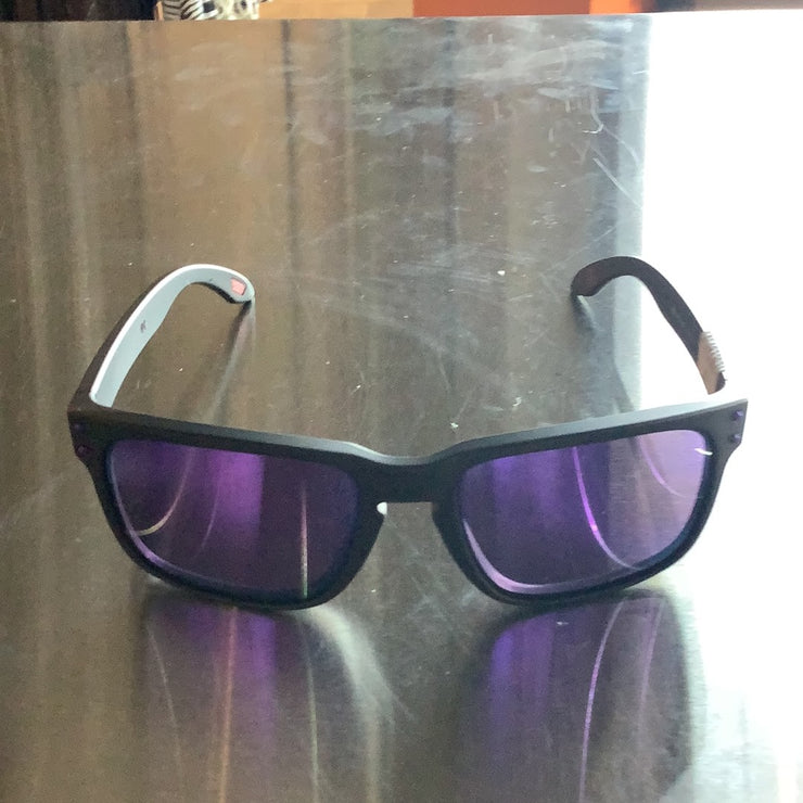 Oakley sunglasses prizm violet