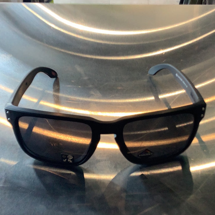 Oakley sunglasses matte black prizm grey
