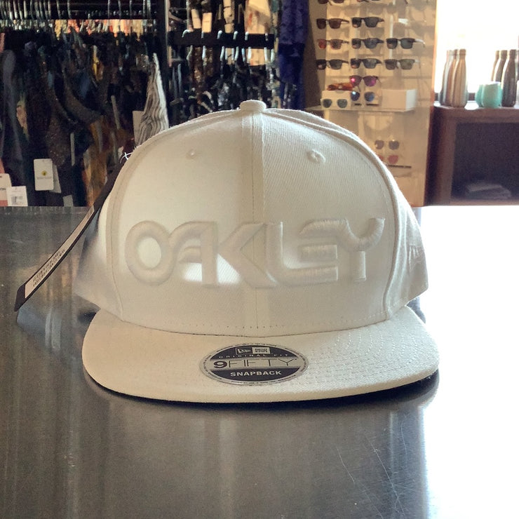 Oakley Men’s ball cap