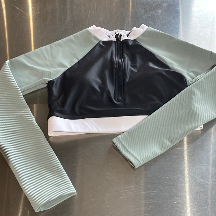 Reebok cropped long sleeve rashguard